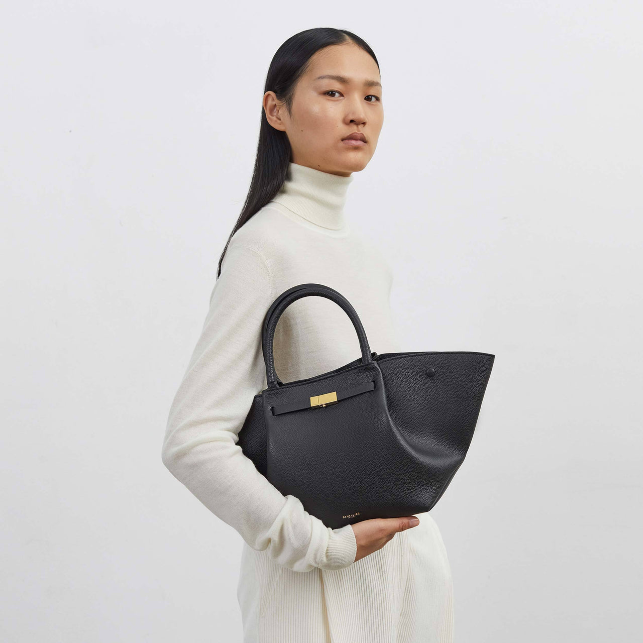 DeMellier | The Midi New York in Dark Sand Small Grain | Leather Shoulder Bag