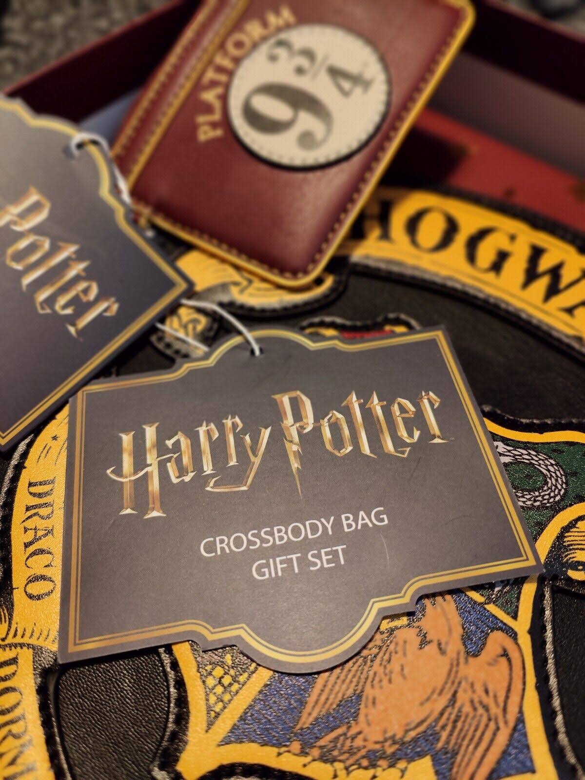 Harry Potter Hogwarts Crossbody Bag Gift Set