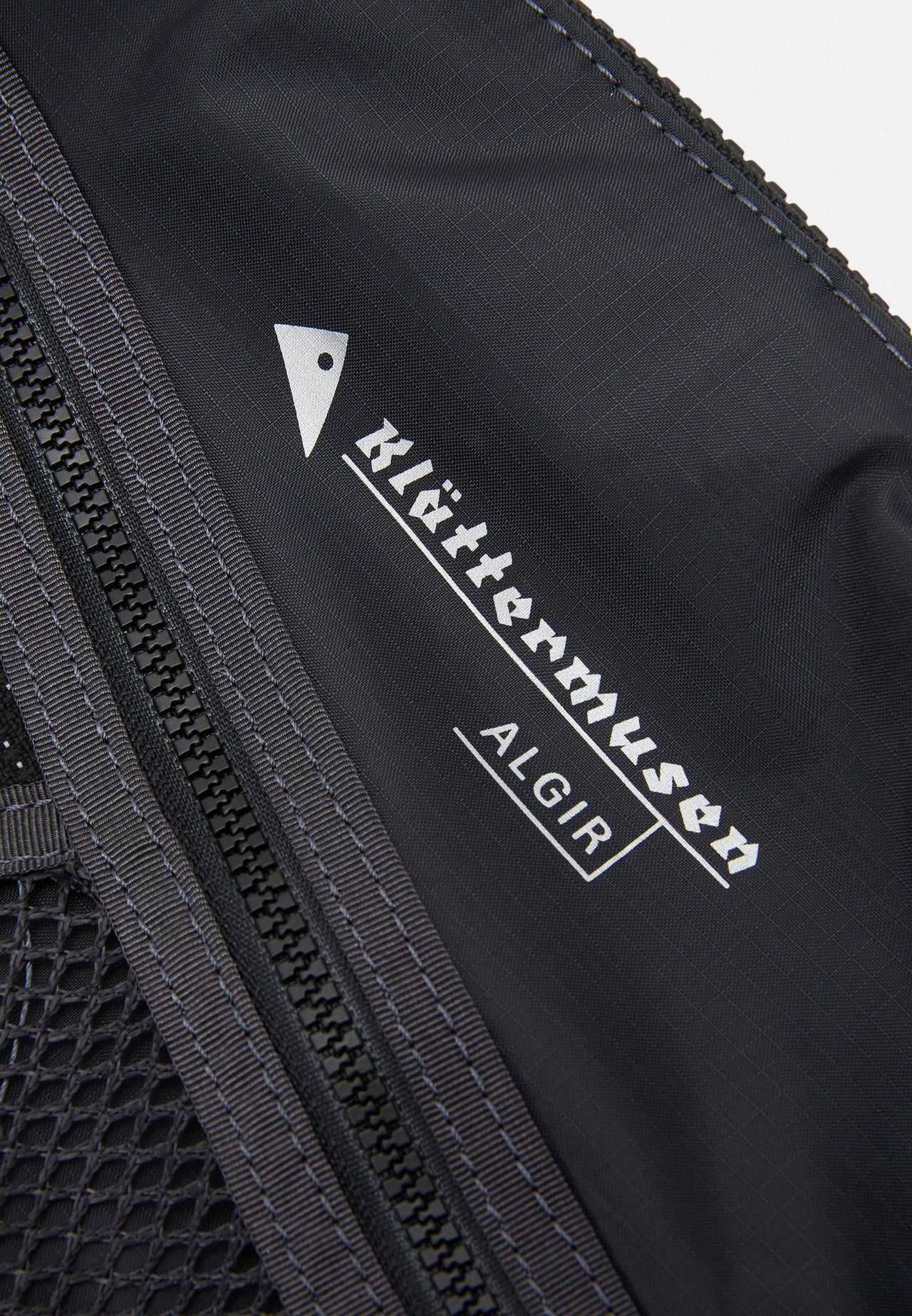 Klättermusen Algir Accessory Bag Large - Raven