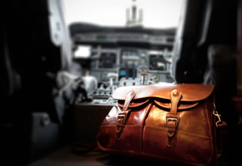 What is a Shoulder Bag: Defining the Timeless Accessory