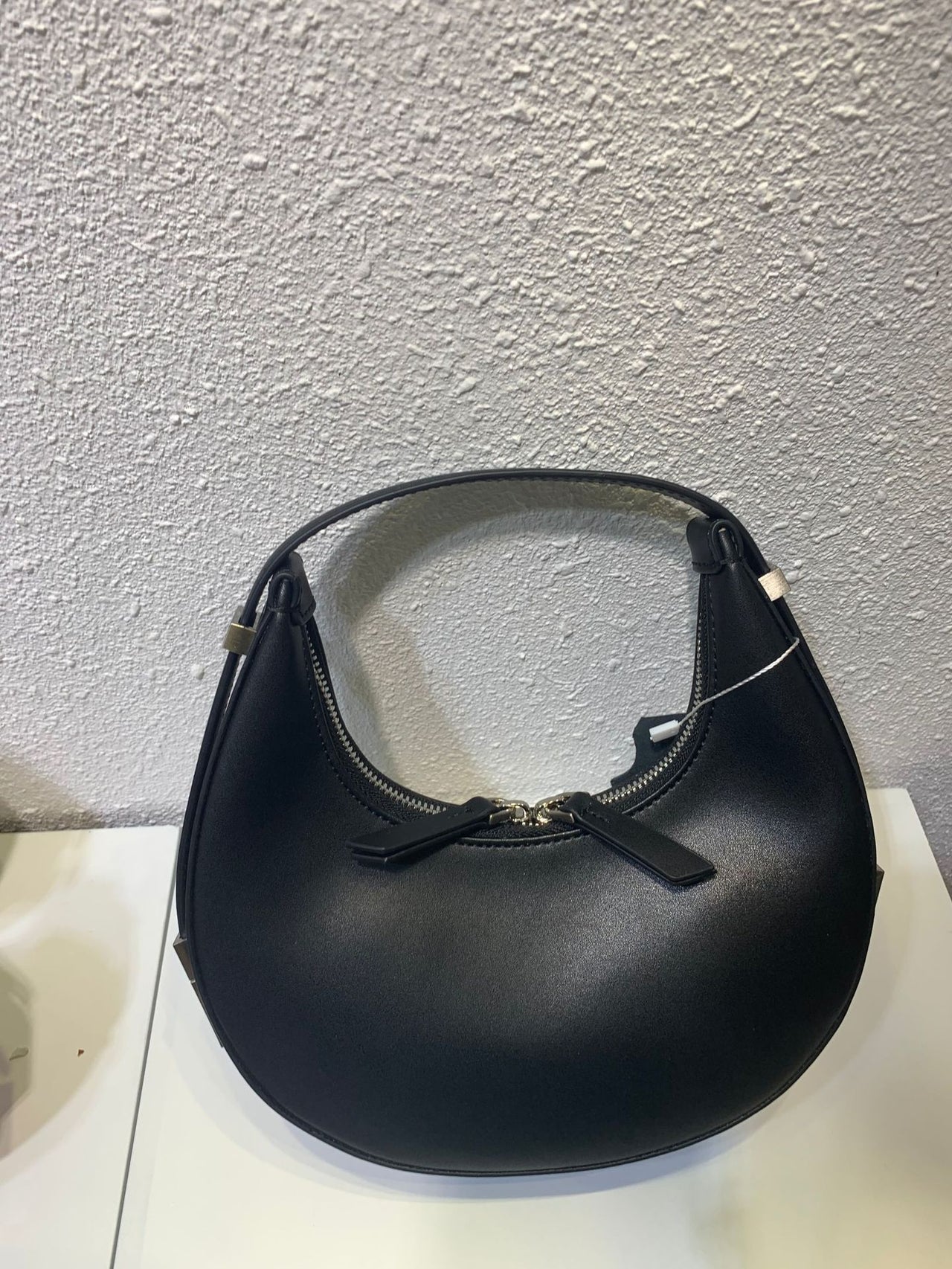 Leather Crescent Bag: Transform Your Wardrobe with Elegance