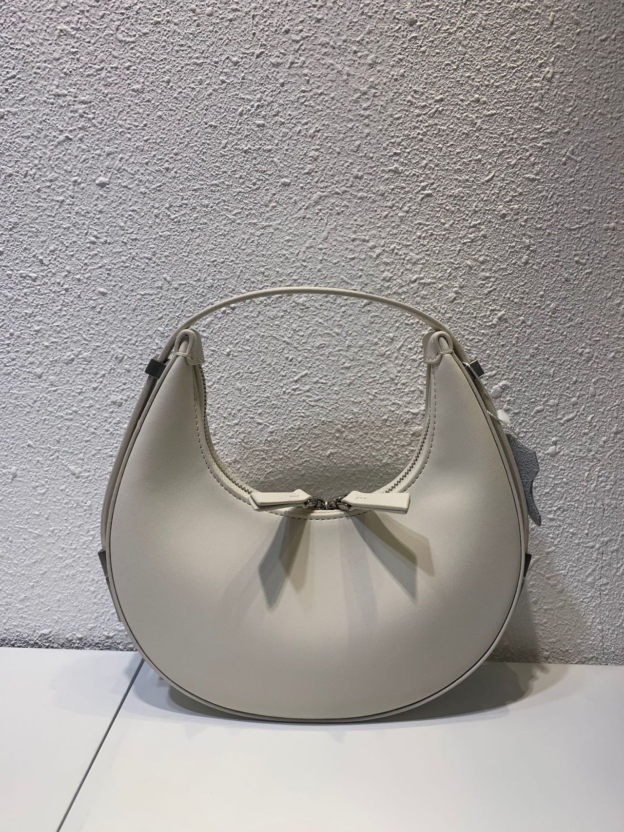 Leather Crescent Bag: Transform Your Wardrobe with Elegance