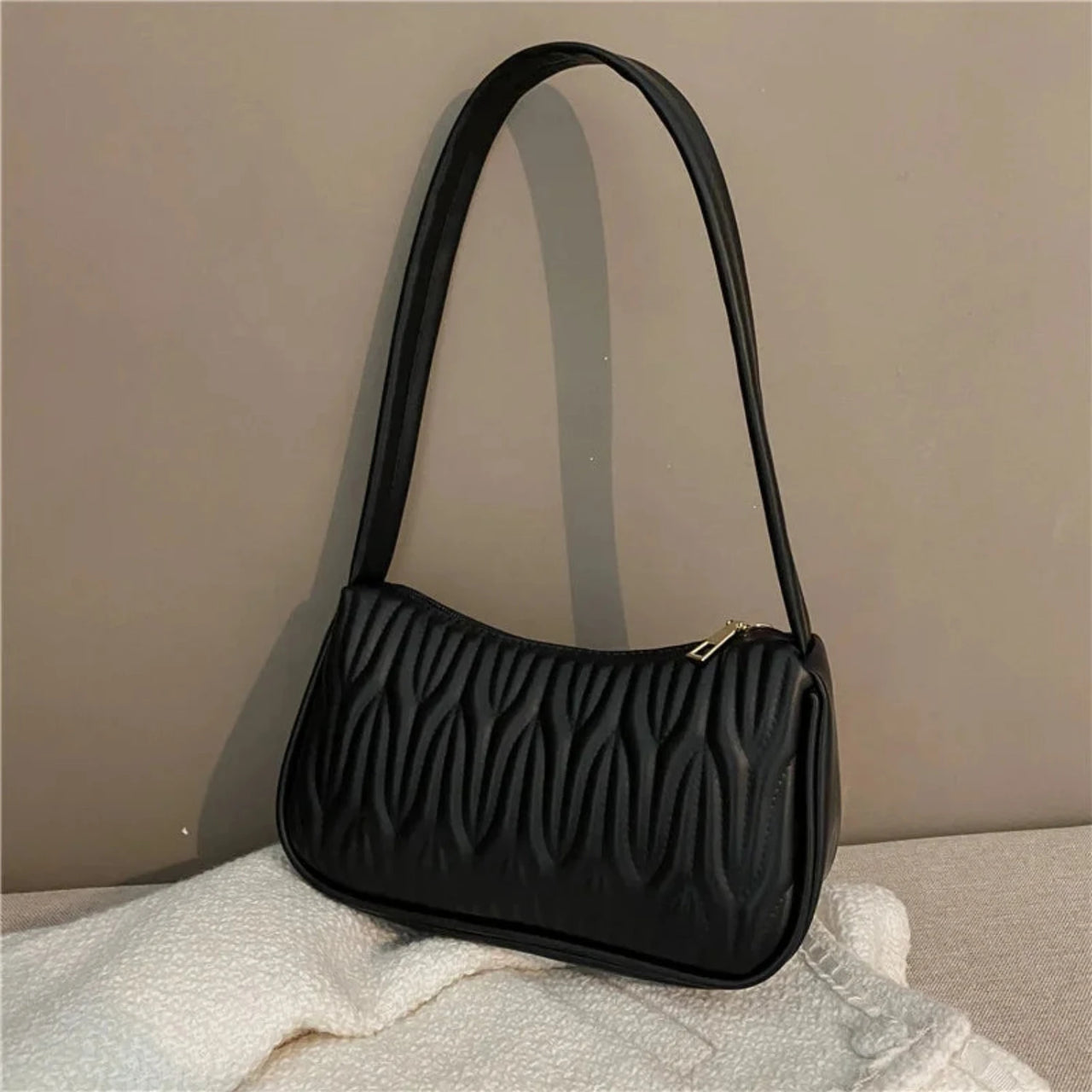 WomenCasualHandbagblack_5fc85d21-c8fd-41e7-80f1-73145d23bcf9