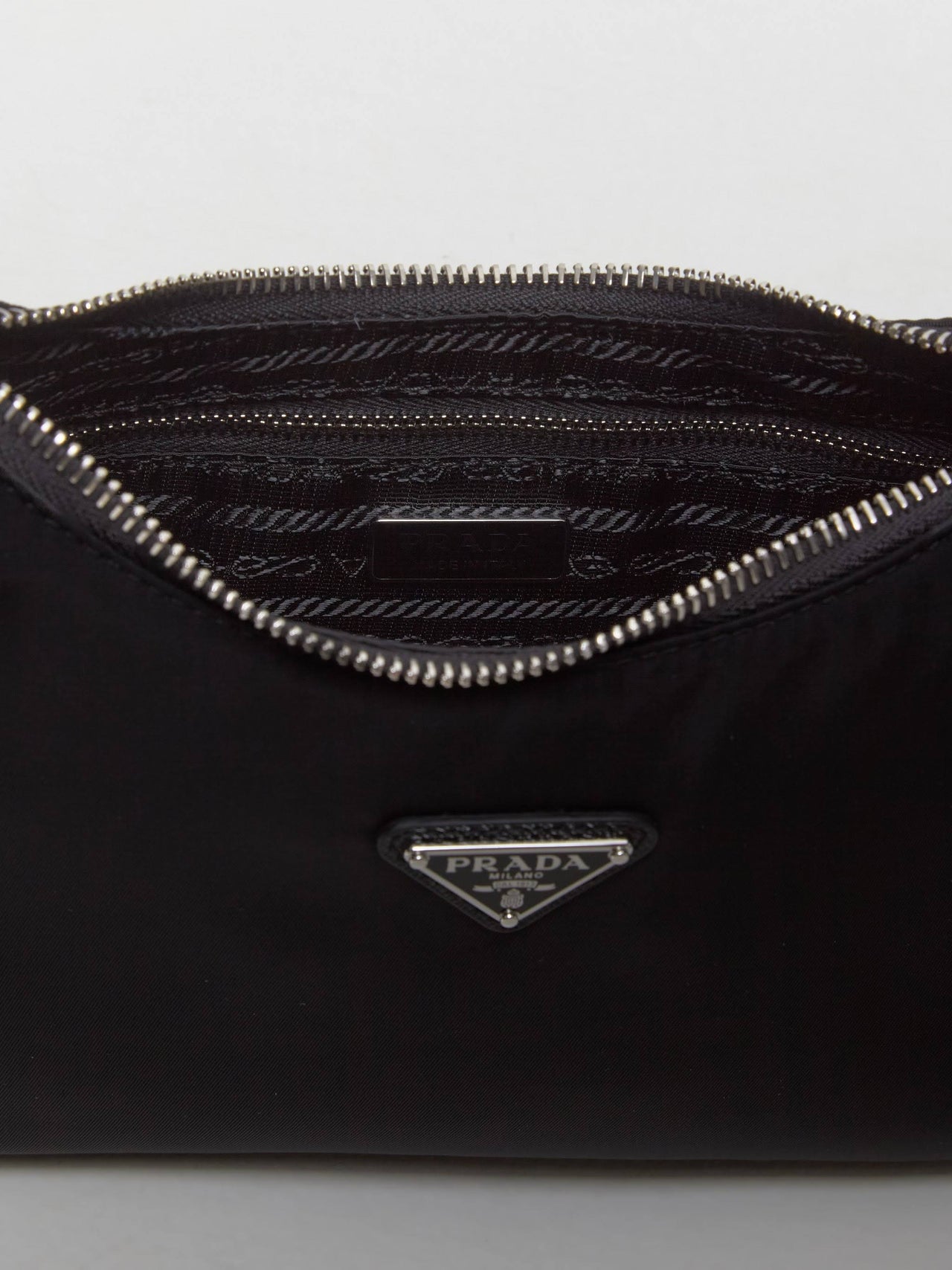 Prada Re-Nylon Re-Edition 2005 Shoulder Bag - Black - One Size